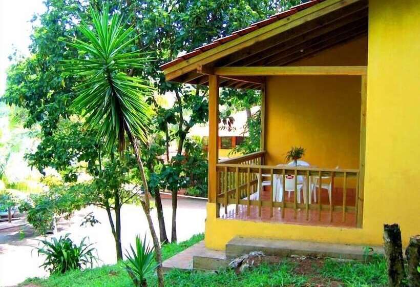 بنگله خانوادگی, Denny S Beach Resort