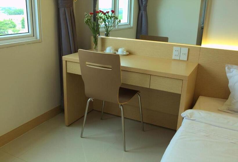 수피리어 룸, Hung Cuong