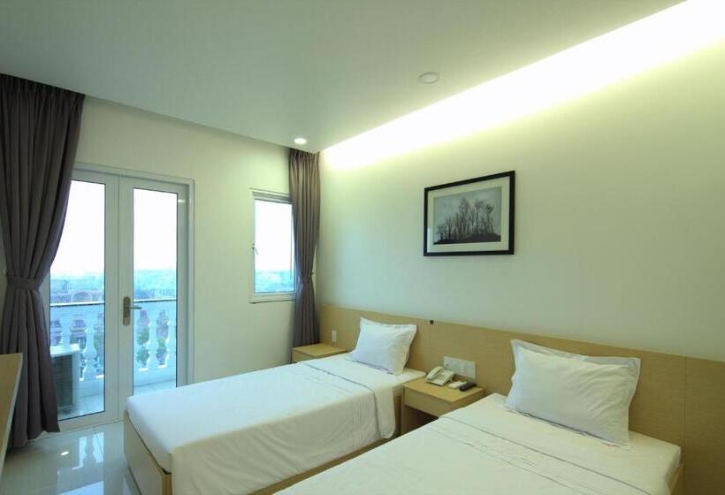 디럭스 룸, Hung Cuong