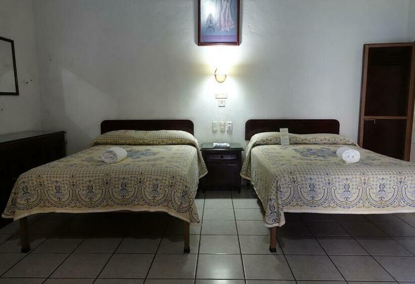 اتاق استاندارد چهار تخته, La Merced