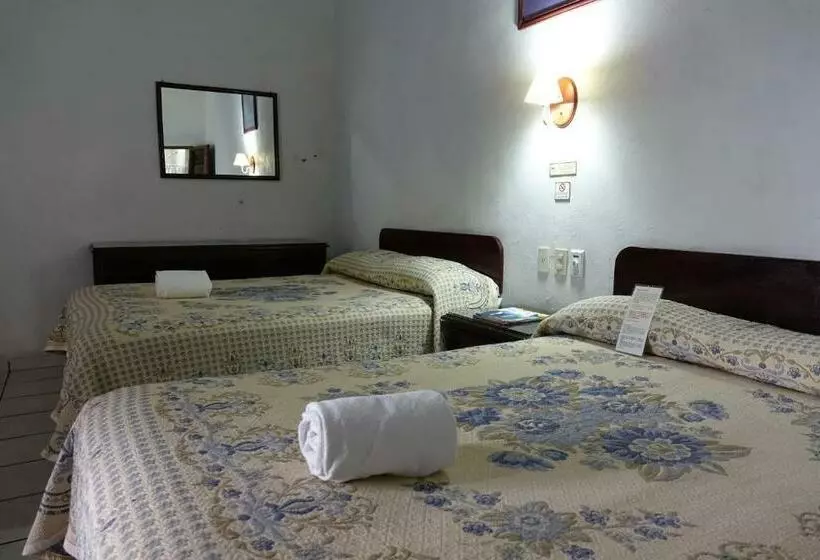 اتاق استاندارد چهار تخته, La Merced