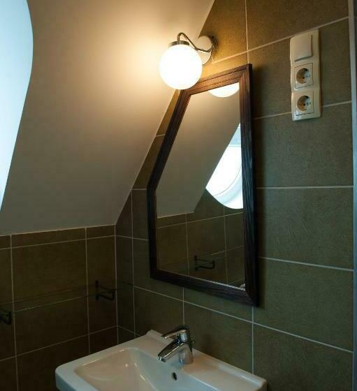 标准间, Piroska Villa