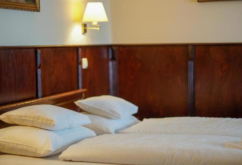 小型套房, Piroska Villa