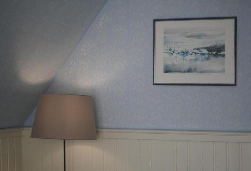 套房, Piroska Villa