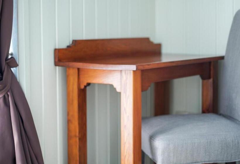 套房, Piroska Villa