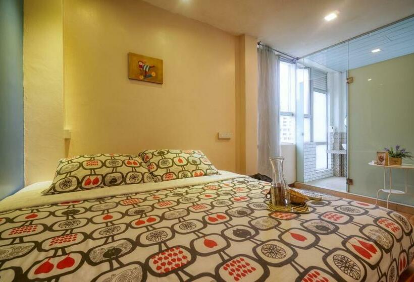 חדר סטנדרט, Snooze Too