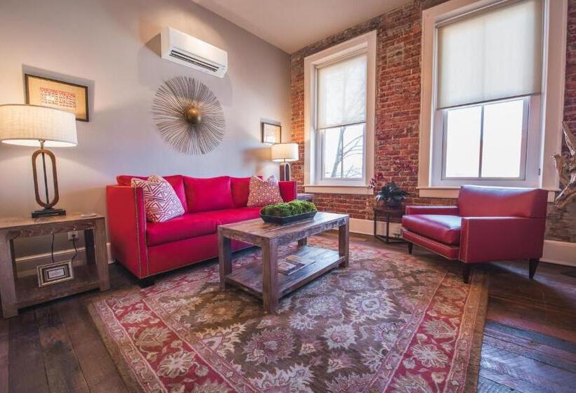 جناح سرير كينج, The Windsor  Asheville