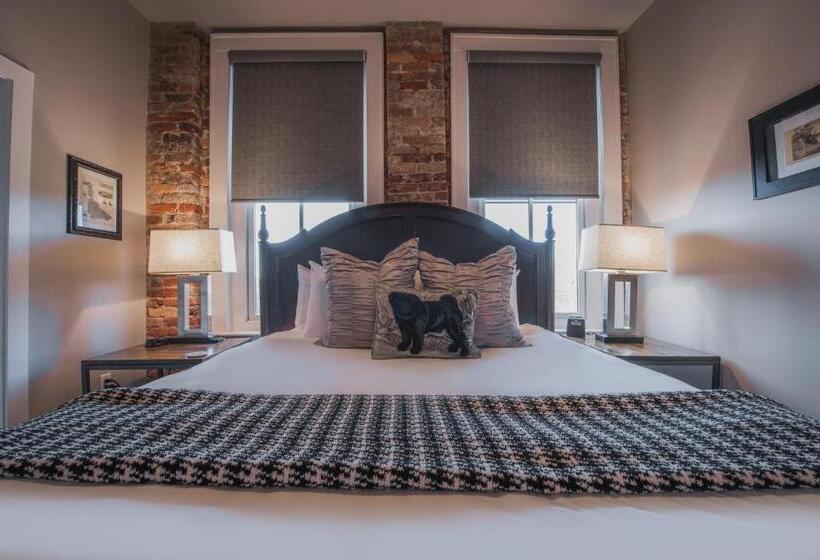 جناح سرير كينج, The Windsor  Asheville