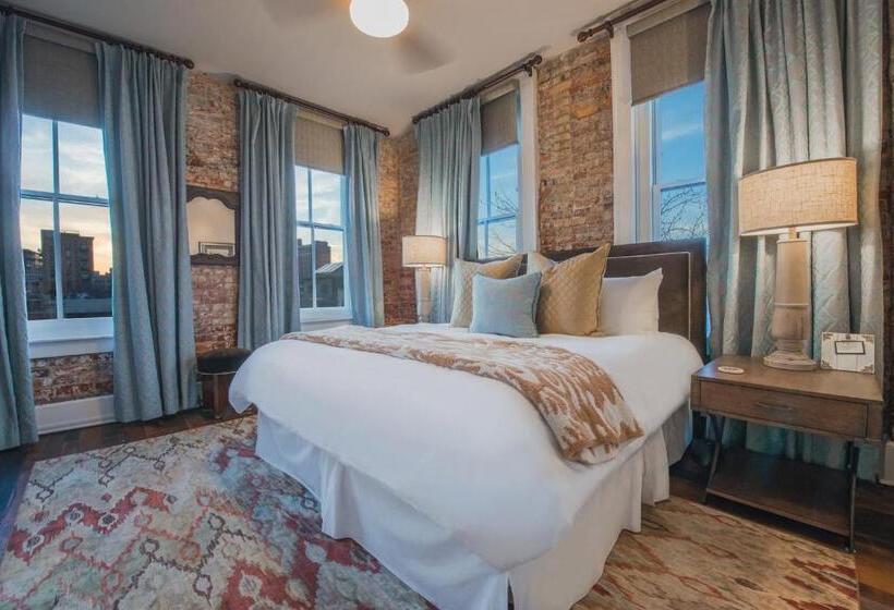 جناح سرير كينج, The Windsor  Asheville