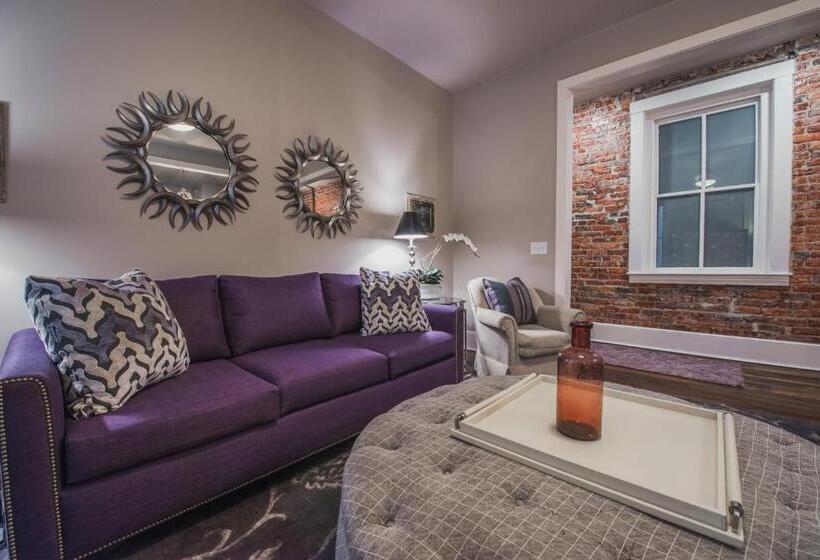 جناح إدارى, The Windsor  Asheville