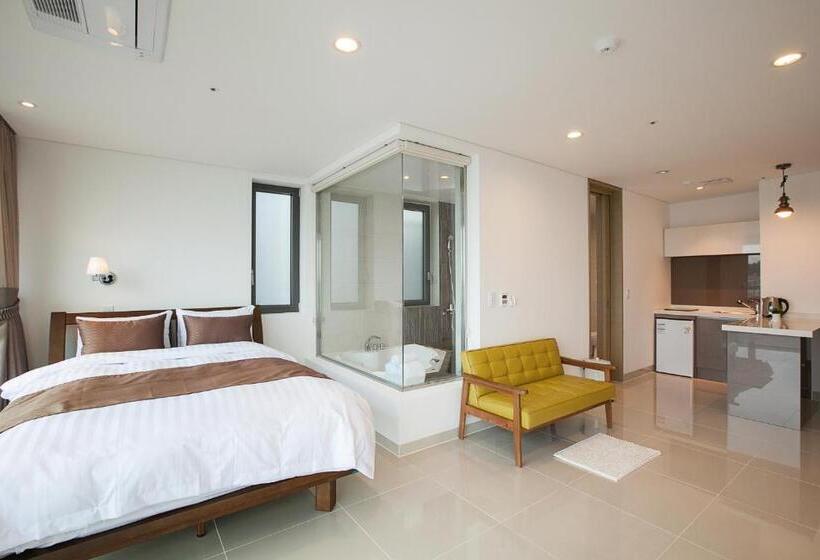 Deluxe Studio, Vista Resort Jeju