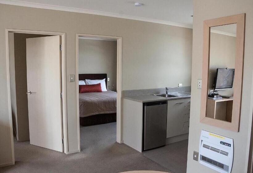 Семейные Апартаменты, Tower Junction Motor Lodge   Airport And Christchurch Railway Station Shuttle Service