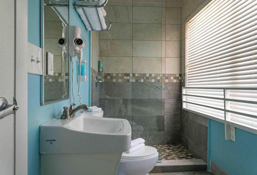 带大床的豪华间, Beds N' Drinks