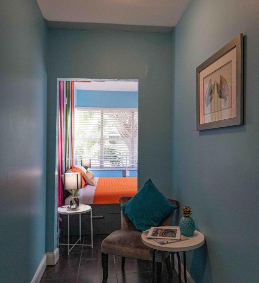 豪华房间, Beds N' Drinks