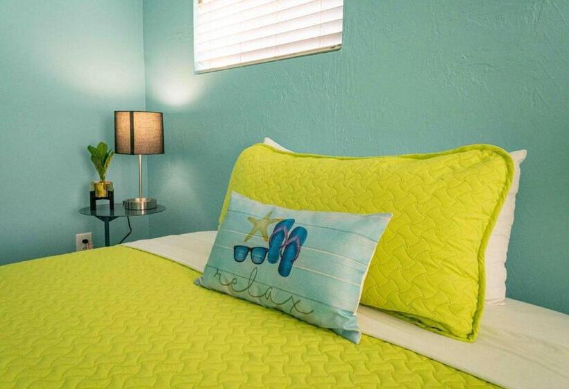 标准间, Beds N' Drinks