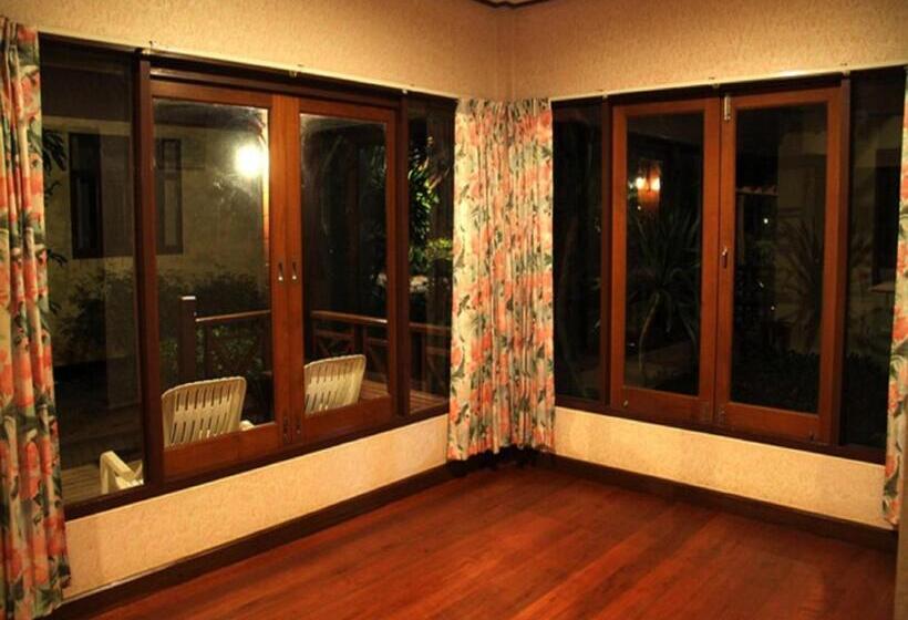 2 Bedroom Superior Bungalow Garden View, Bayview Beach Resort