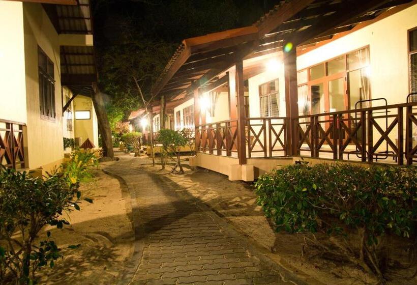 2 Bedroom Superior Bungalow Garden View, Bayview Beach Resort