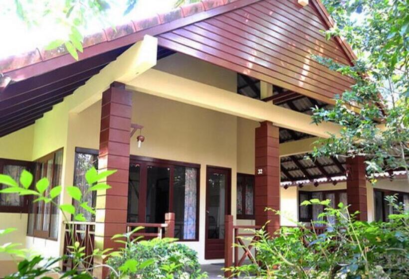2 Bedroom Superior Bungalow Garden View, Bayview Beach Resort