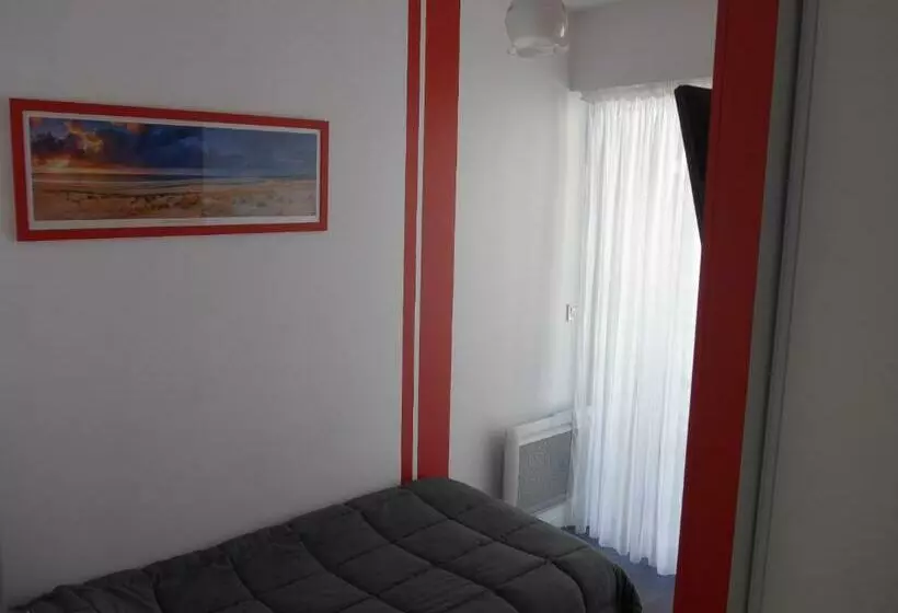 Standard Yhden Hengen Huone, Le Relais Dax