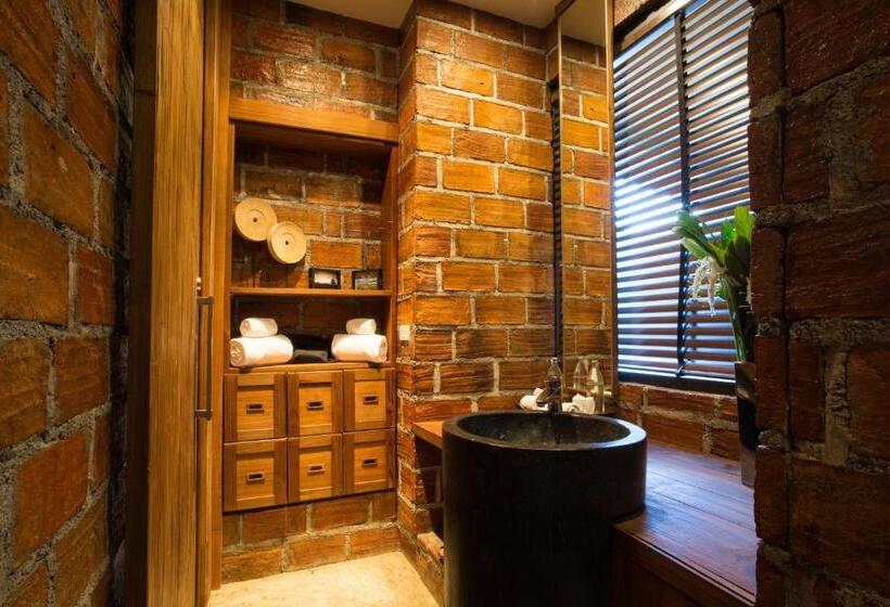 带大床的豪华间, Puripai Villa