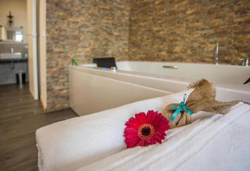 اتاق لوکس, Aquarooms Luxury Suites
