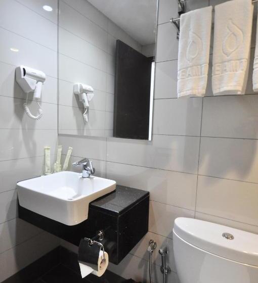 חדר דלוקס לשלושה, Dreamtel Kota Kinabalu