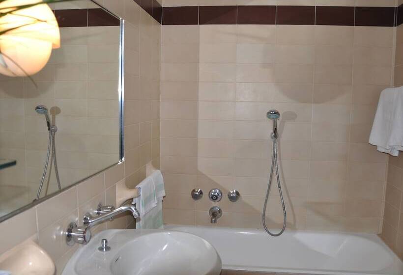 חדר סטנדרט, Golf