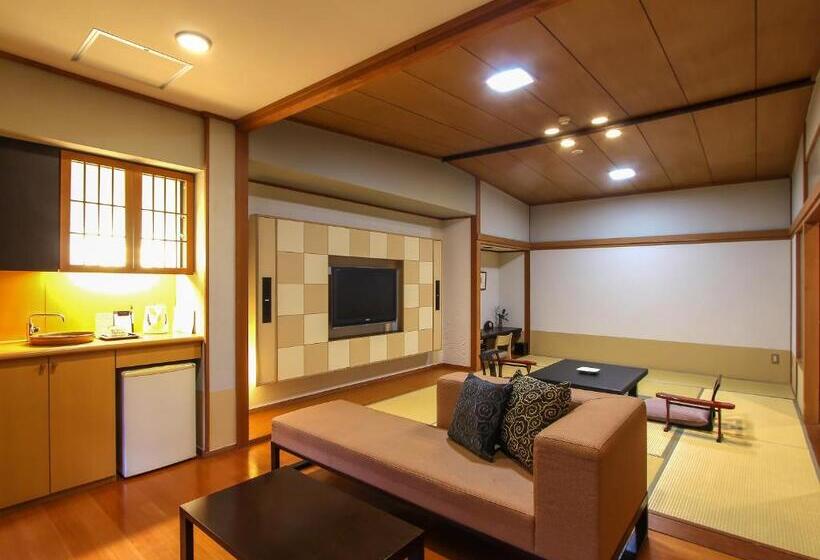 四人标准间, Grandia Housen