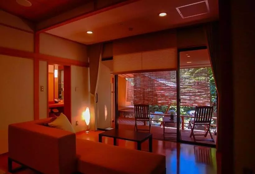 スタンダード４人部屋, Grandia Housen