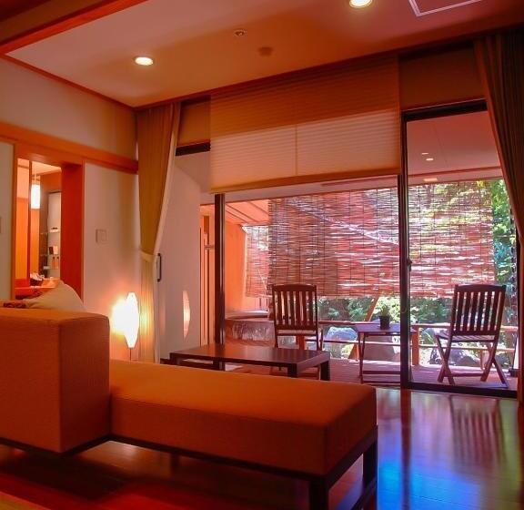 スタンダード4人部屋, Grandia Housen