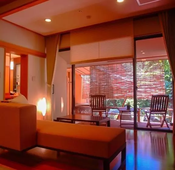 スタンダード４人部屋, Grandia Housen