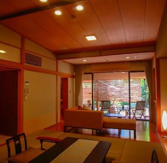 スタンダード４人部屋, Grandia Housen