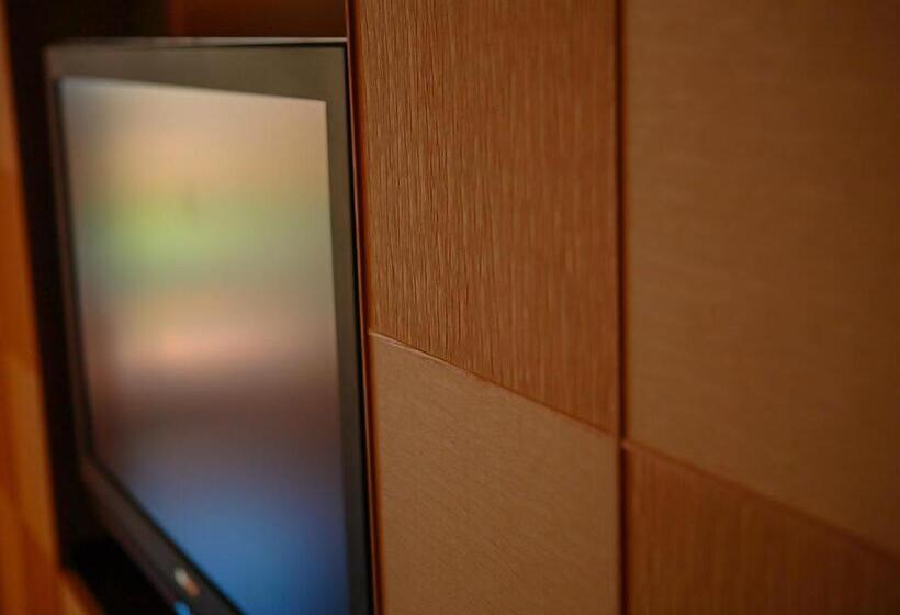 スタンダード4人部屋, Grandia Housen