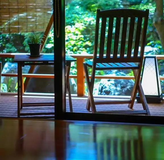 スタンダード４人部屋, Grandia Housen