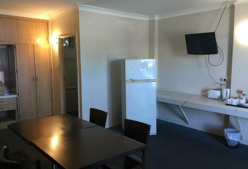 חדר משפחתי, Kooyong