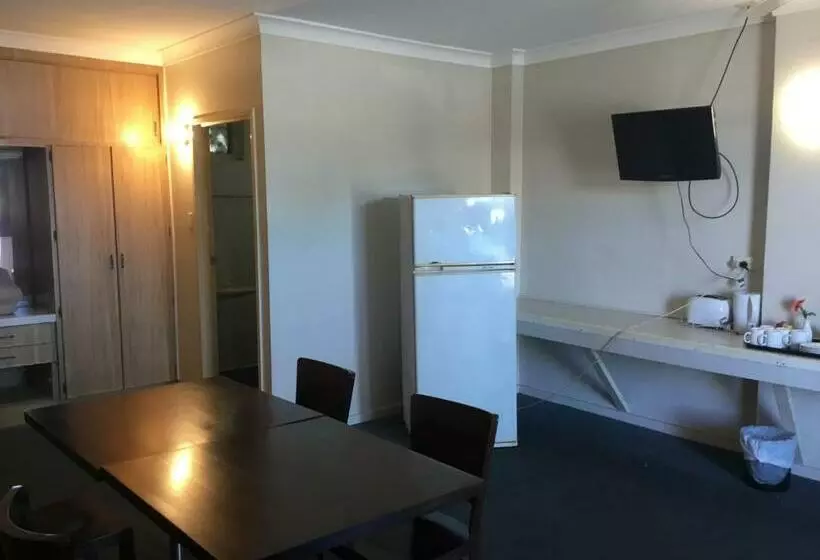 Perhehuone, Kooyong