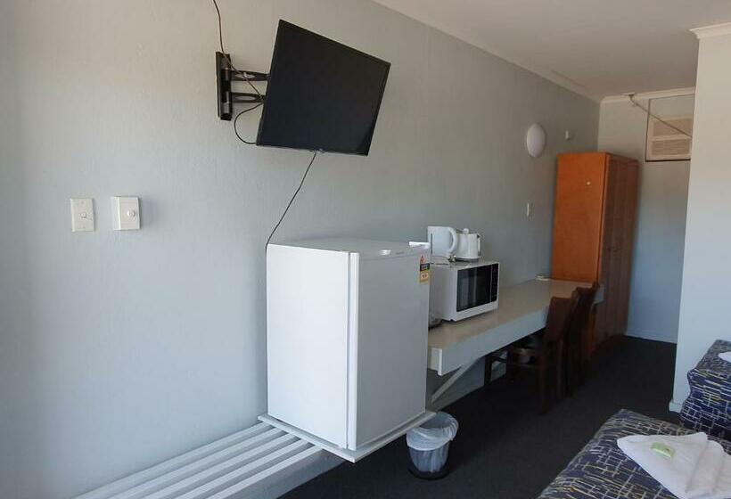 اتاق استاندارد سه نفره, Kooyong