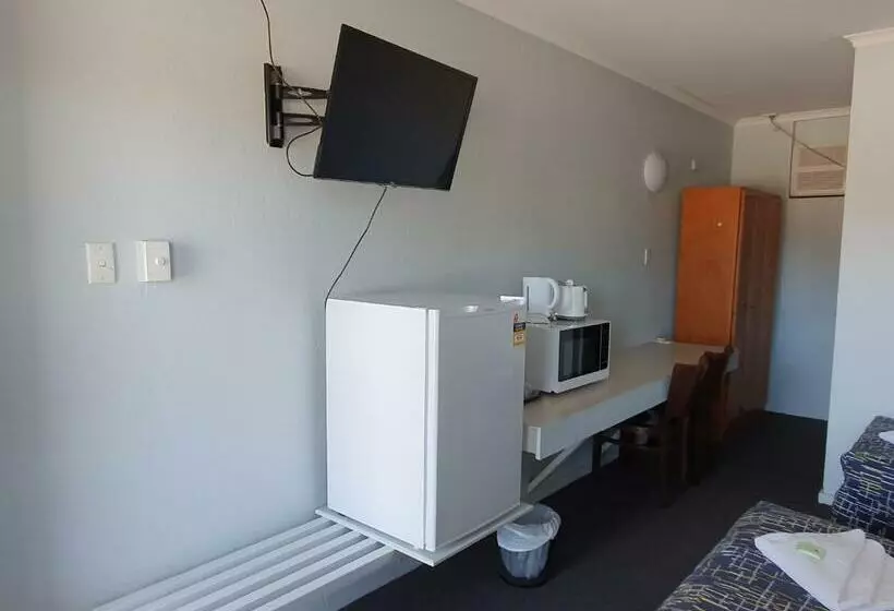 Standard Kolmen Hengen Huone, Kooyong