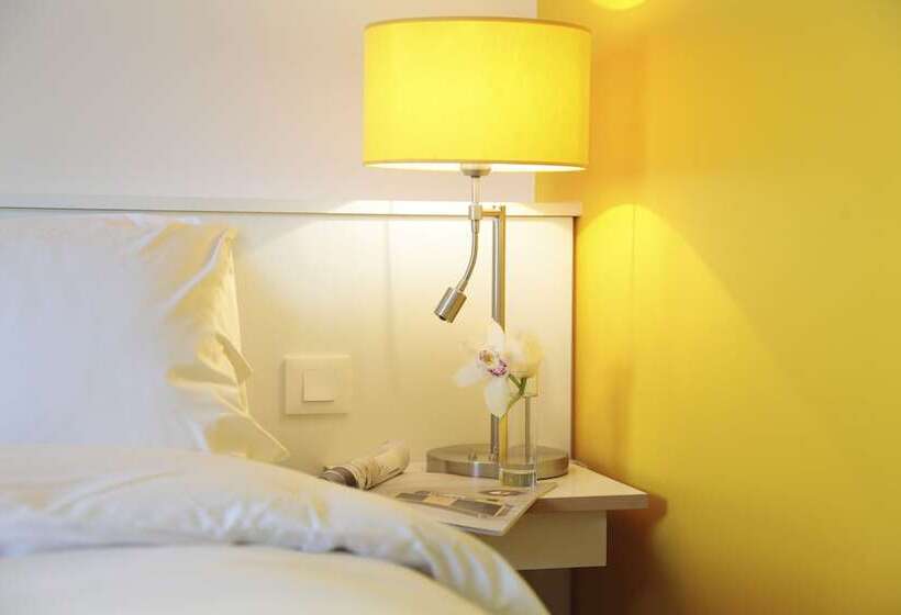 חדר קלאסי, La Ruche