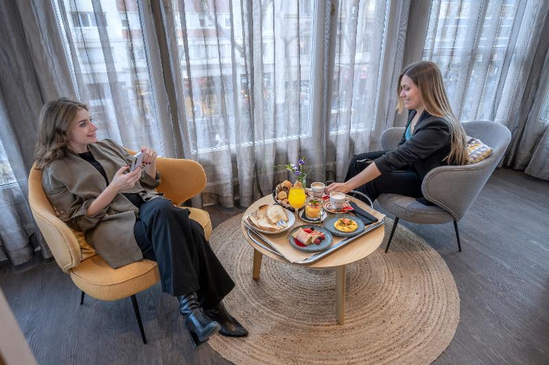 חדר סופריור, La Ruche