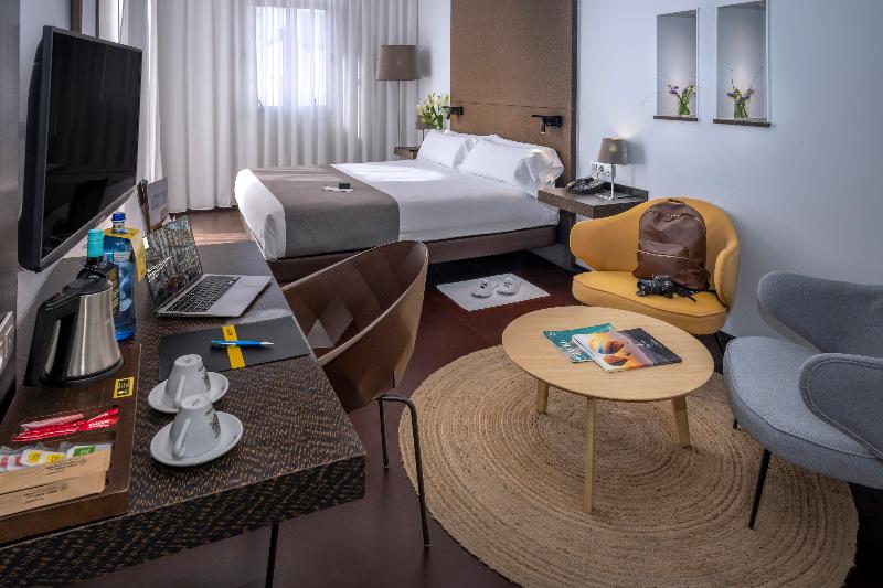 חדר סופריור, La Ruche