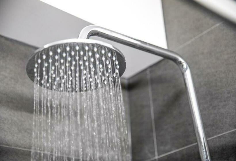 חדר סטודיו סטנדרד, Nightcap At Matthew Flinders