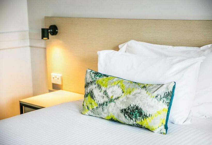 חדר סטודיו סטנדרד, Nightcap At Matthew Flinders