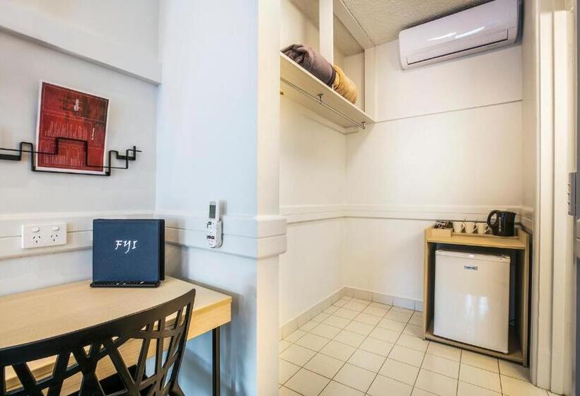 חדר סטודיו סטנדרד, Nightcap At Matthew Flinders