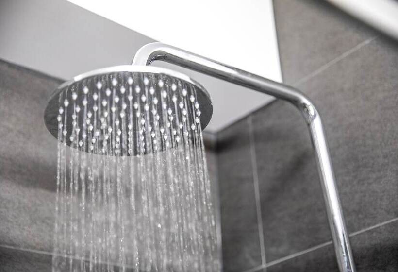 חדר סטודיו סטנדרד, Nightcap At Matthew Flinders