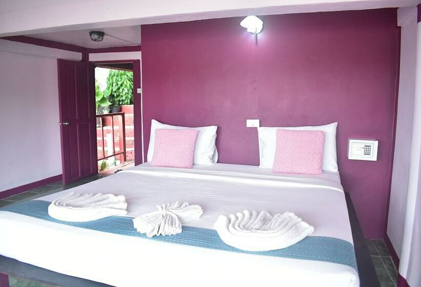 스탠다드 룸, Phi Phi Beach Front Resort