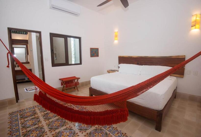 اتاق سوپریور با تخت بزرگ, Posada San Juan