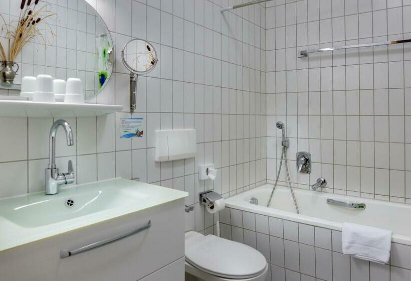 غرفة كومفورت, Schloss Nebra