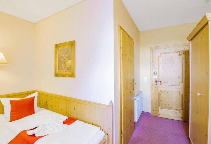 غرفة قياسية فردية, Schloss Nebra