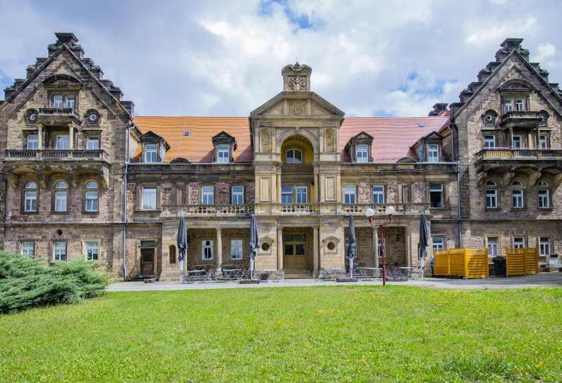 غرفة كومفورت, Schloss Nebra